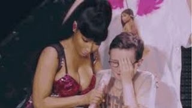 Nicki Minaj Sings Super Bass with Sophia Grace (Full Version)