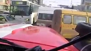Russian Firemen Stucked in Traffic Jam FAIL