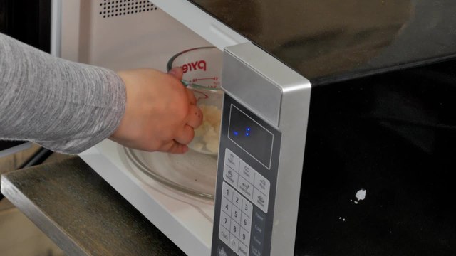 Life hack: Homemade blackhead removal strips