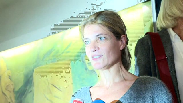 Nathalie Azoulai très heureuse , décroche le prix Médicis