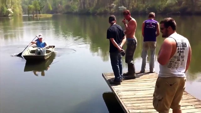 Funny Snake Prank | Snakes On a Boat