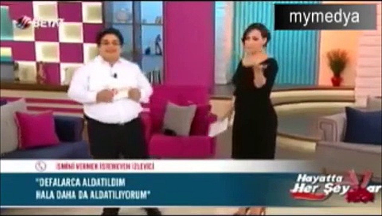 Sunucuya canlı yayında şok Kocam beni seninle aldatıyor
