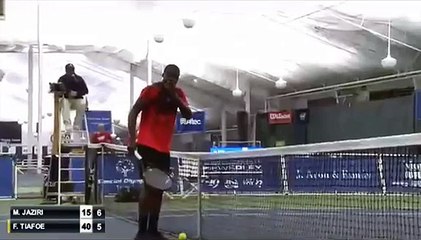 La Réaction hilarante d'un Tennisman qui rate l'Immanquable