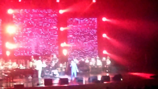 «Давай друг друга украдём» (фрагмент) А.Бон (концерт участников «Голос»-3, Москва, 18.02.2015) (kolyuchka)