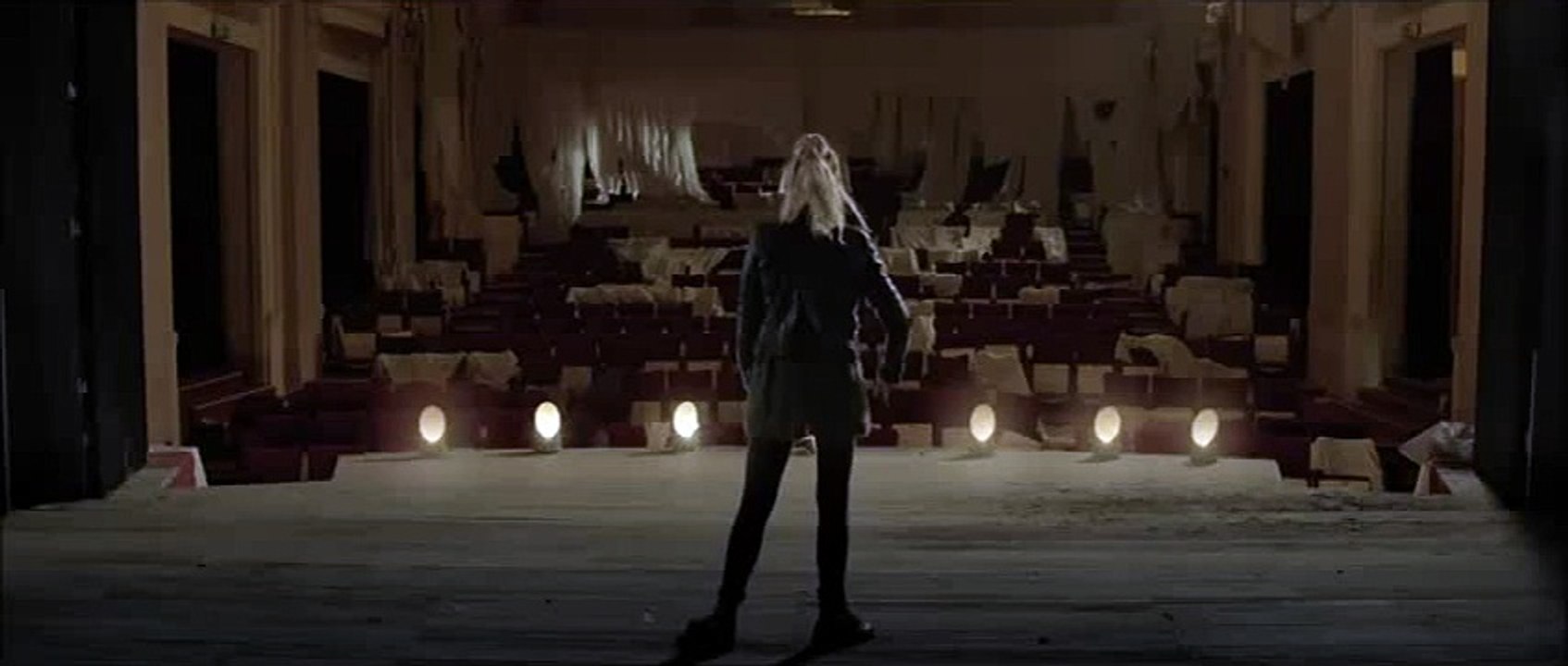 2è MORCEAU DU FILM LES PROF 2 MODIFIE PAR LA CAVE AUX FOUETS..