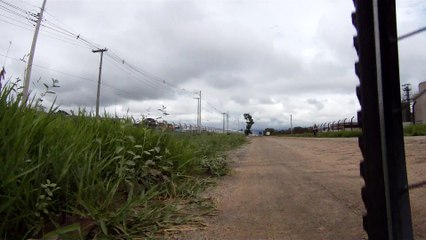 Lonely cyclist, Ciclista solitário, hoje na lama e chuva, nas várzeas do Rio Paraíba do Sul, (26)