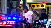 Shah Rukh Khan flaunts his LOVE BITE from the sets of 'Dilwale' - Bollywood Gossip