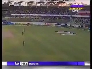 Most funniest Dismissal in Cricket history Shahid Afridi Wicket