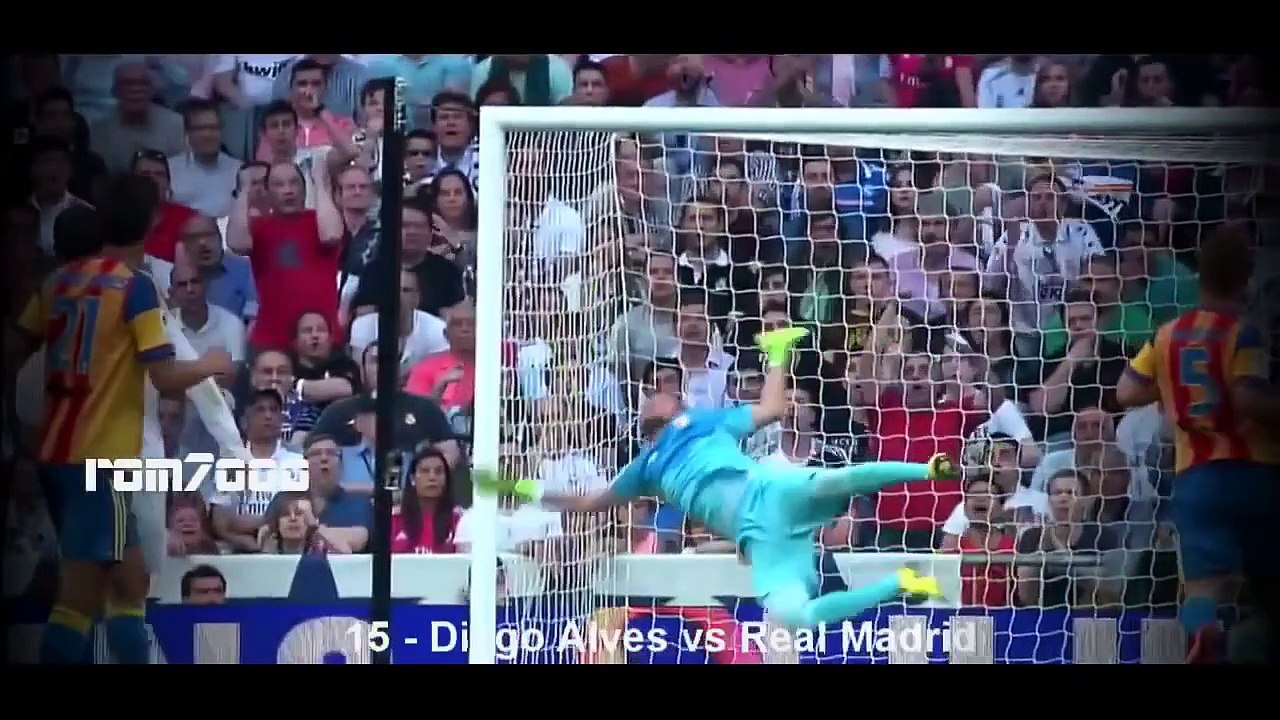 Top 15 Crazy Football Goalkeeper Saves 2015