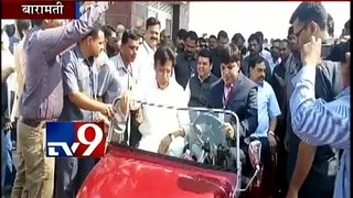 CM Fadnavis & Sharad Pawar in a one Car, BJP & NCP Samjhauta??? Baramati-TV9