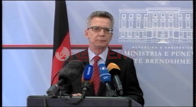 E papranueshme që shqiptarët kërkojnë azil si të përndjekur politikë - Ora News- Lajmi i fundit-