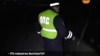 Russian Policeman Smashed Car Window