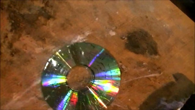 Passer son micro-ondes au micro-ondes... Débile!