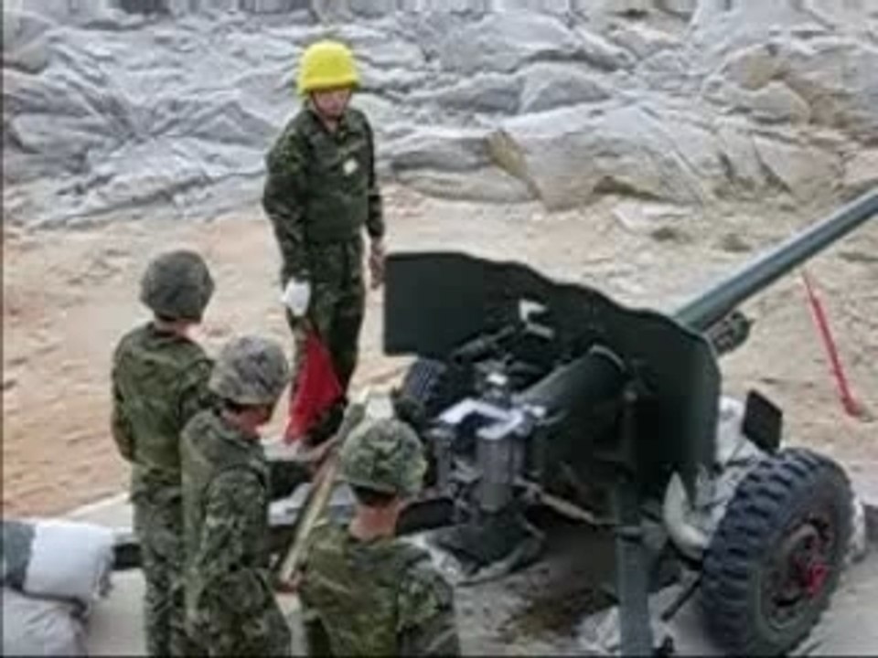 Cannon kick back - Funny accident