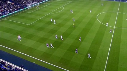 Un Arbitre beaucoup trop Enthousiaste quand son équipe Préférée marque