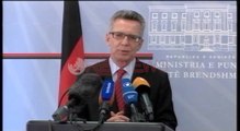 Azilkërkuesit shqiptarë, De Maiziere: S’mund ta verifikojmë nëse vijnë nga Greqia- Ora News