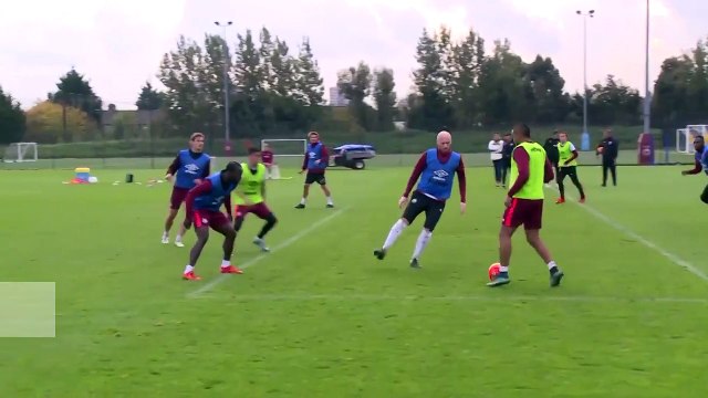 Zap Foot du 6 novembre : Payet fait la misère à ses coéquipiers, Batshuayi réagit à l'affaire des crampons volés, le but le plus improbable de l'histoire du foot.