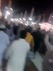 See How pakistani welcomed Raheel Sharif in Madina