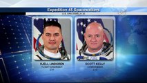 Astronautas americanos realizam caminhada espacial