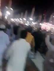 See How pakistani welcomed Raheel Sharif in Madina