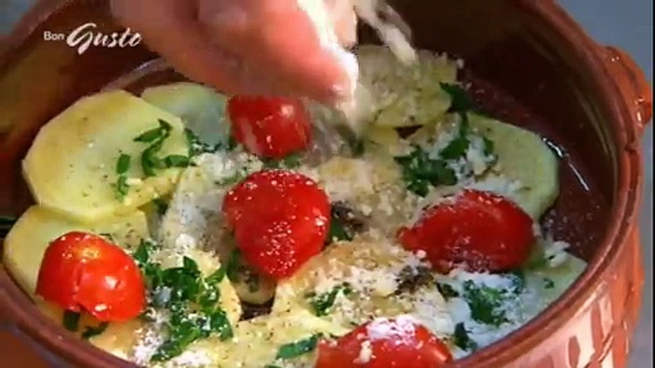 Lamm mit Kartoffeln im Steinguttopf