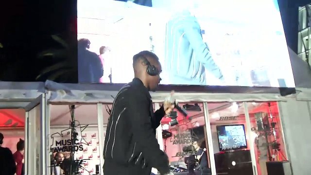 Guillaume 2.0 en direct de Cannes pour les NRJ Music Awards - Partie 1