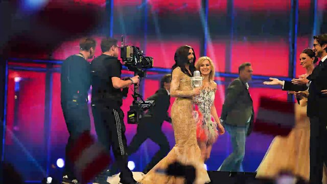 Conchita Wurst you are unstoppable Rising like a phoenix Dans Entre Nous l'Emission