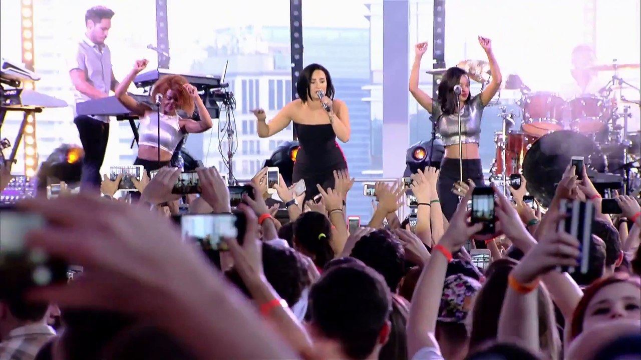 Demi Lovato - Give Your Heart a Break (Demi Live in Brazil)
