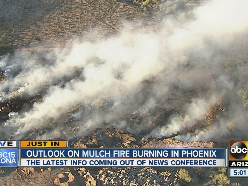 Mulch fire continues to burn in Phoenix