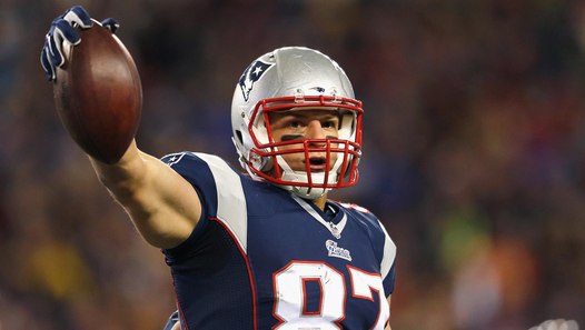 Rob Gronkowski Dunking Basketball Like a Beast in High School - video