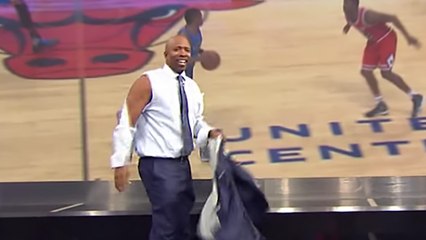 LeBron James Approves of Kenny Smith’s Hilarious Impression