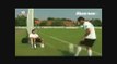 Huyền thoại Luis Figo ngồi tâng bóng với Cristiano Ronaldo