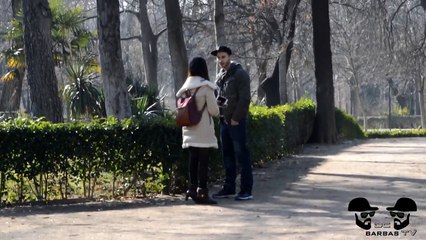 Intentando Besar y Ligar Chica Sexy Asiatica ☣ Broma Camara Oculta KISSING PRANK