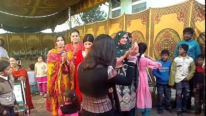 Punjabi Sexy Girl Dol Dance