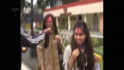 pakistani girls play holly with indian army girls - Video Dailymotion