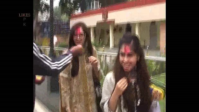 pakistani girls play holly with indian army girls - Video Dailymotion