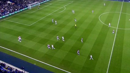 Quand l'arbitre du match célèbre le but d'une équipe... Dingue!