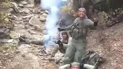 Güle Oynaya Şehitliğe Yürüdü