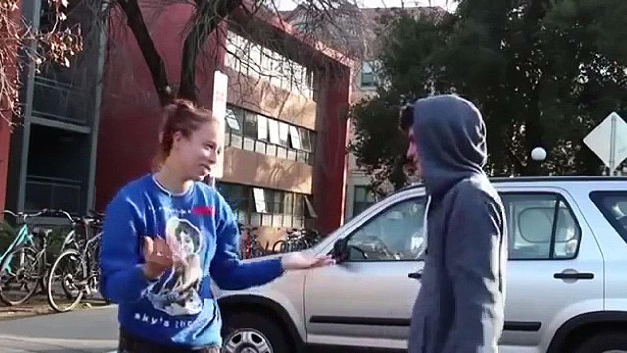 pegadinha beijando mulheres Super gatas Beijos com pegada best Kissing Pranks HQ