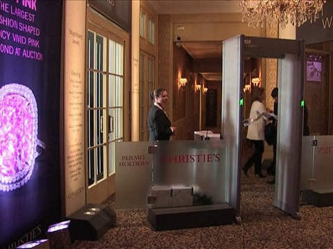 Des diamants exceptionnels en quête de records chez Sotheby's et Christie's à Genève