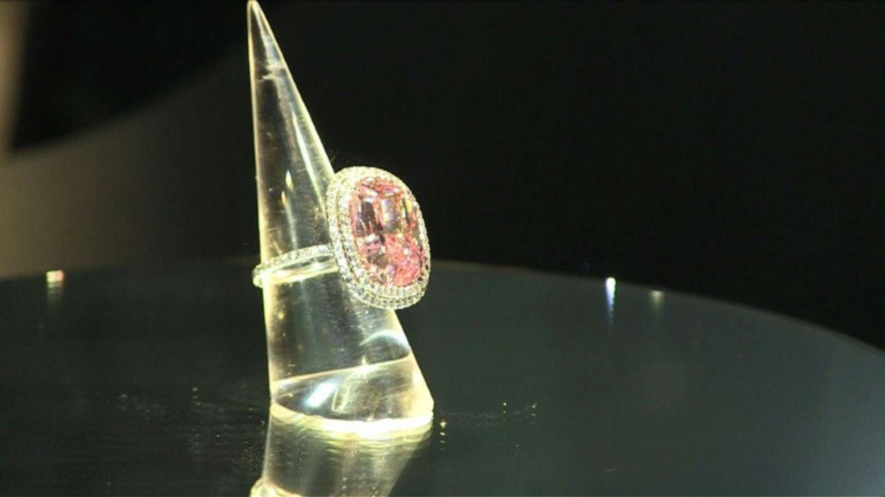 Des diamants exceptionnels en quête de records chez Sotheby's et Christie's à Genève