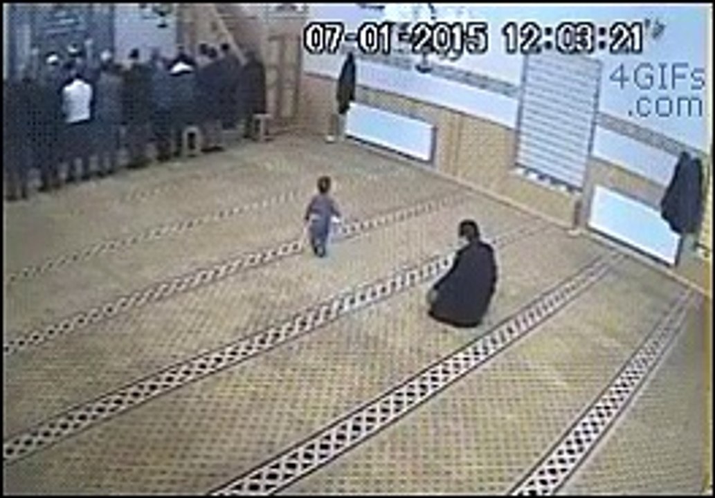 Le voleur le plus mignon jamais vu... Adorable gamin