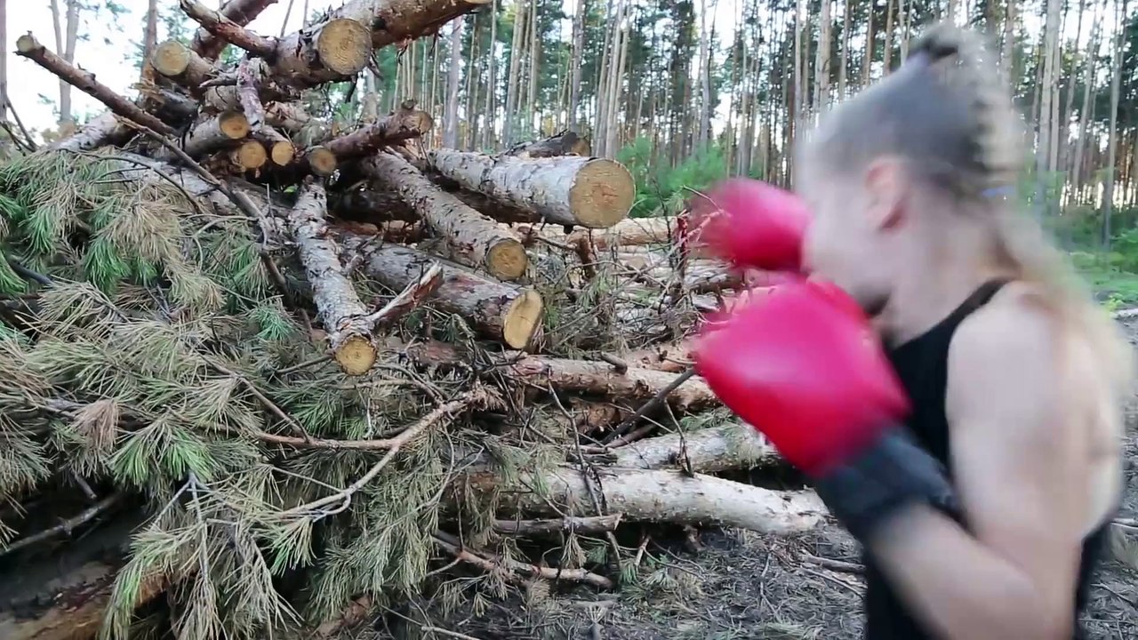 UFC : Evnika 8 ans championne de boxe