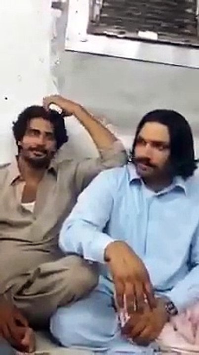 Pakistani talent kya awaz hay gana zaror sunay - urdu and punjabi song