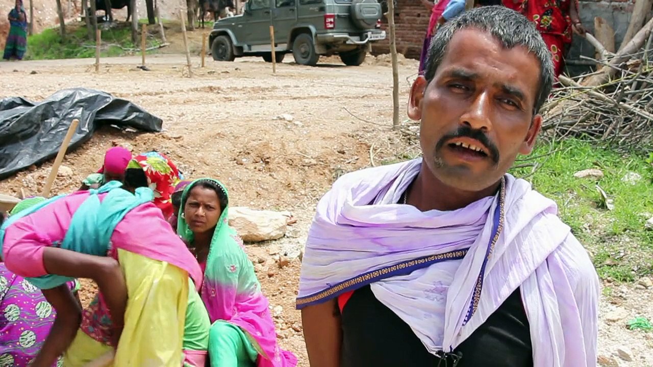 Indische Kinder schwitzen für Glanz in der Kosmetik-Industrie