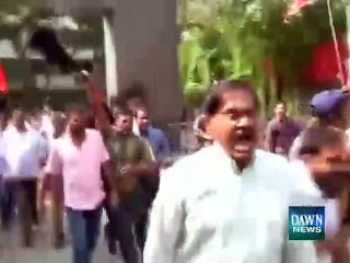 Facebook Love story :Indian Girl Reached Pakistan