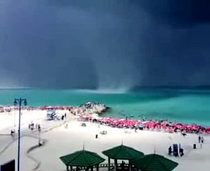 اعصار فى مرسى مطروح بمصر سبحان الله