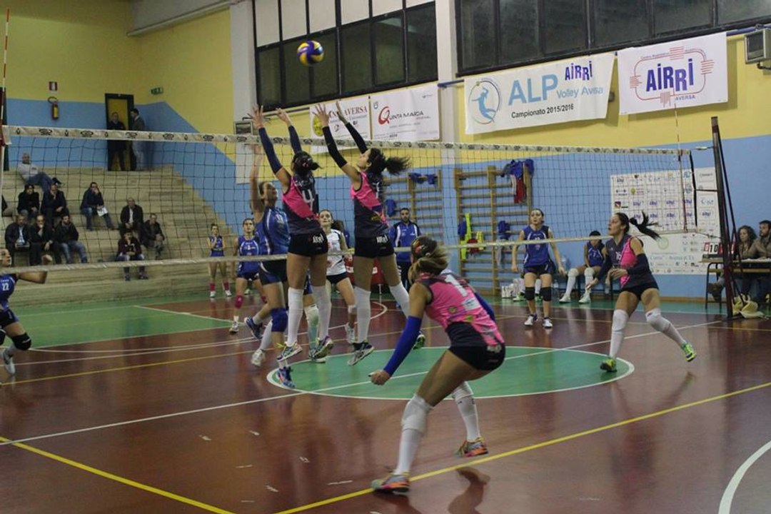 Aversa (CE) - Coppa Campania, L'Alp Airri volley Aversa batte 3 a 0 Montesarchio (04.11.15)