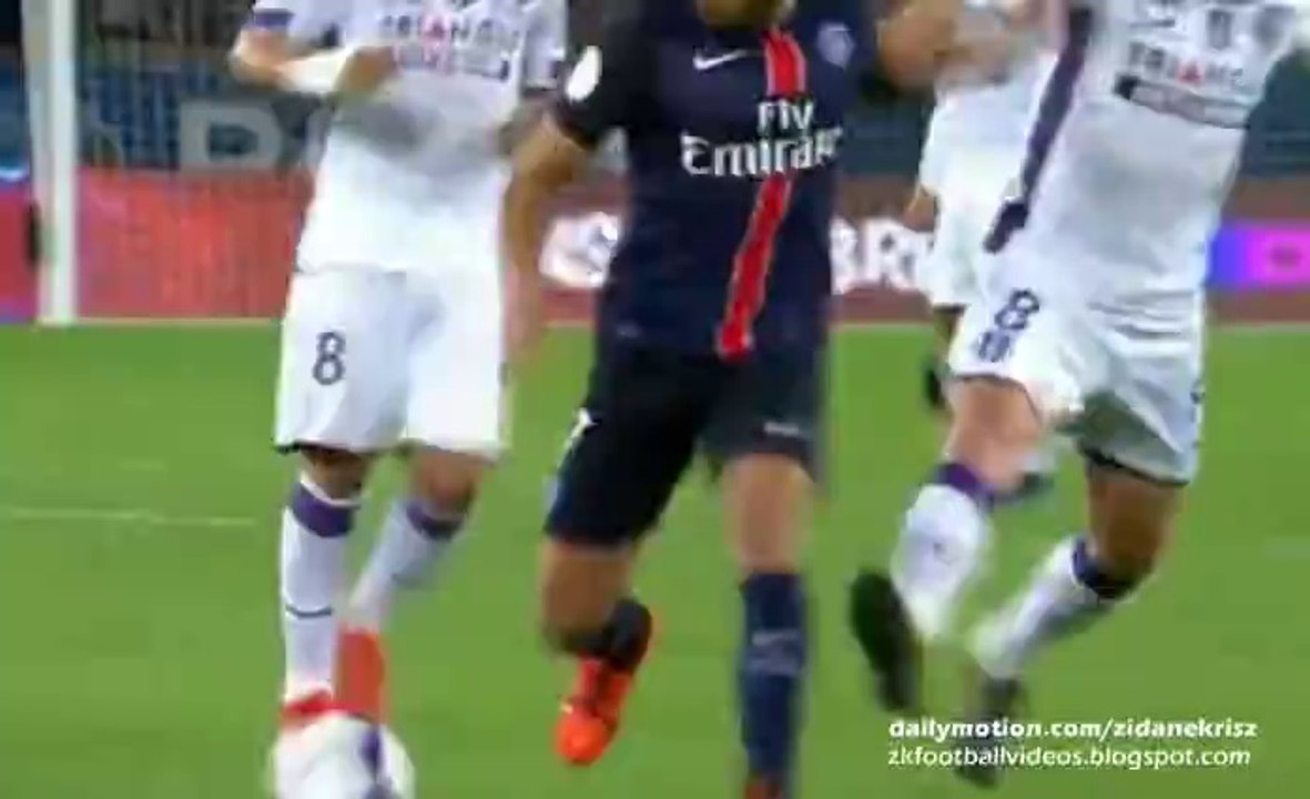 Lucas Moura Fantastic Skills before Zlatan Ibrahimovic Goal - Paris Saint Germain v. Toulouse 07.11.205 hD