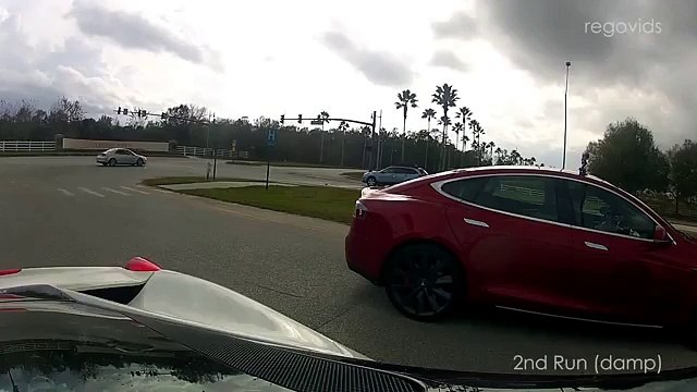 Tesla Model S P85D vs Ferrari 458 Italia